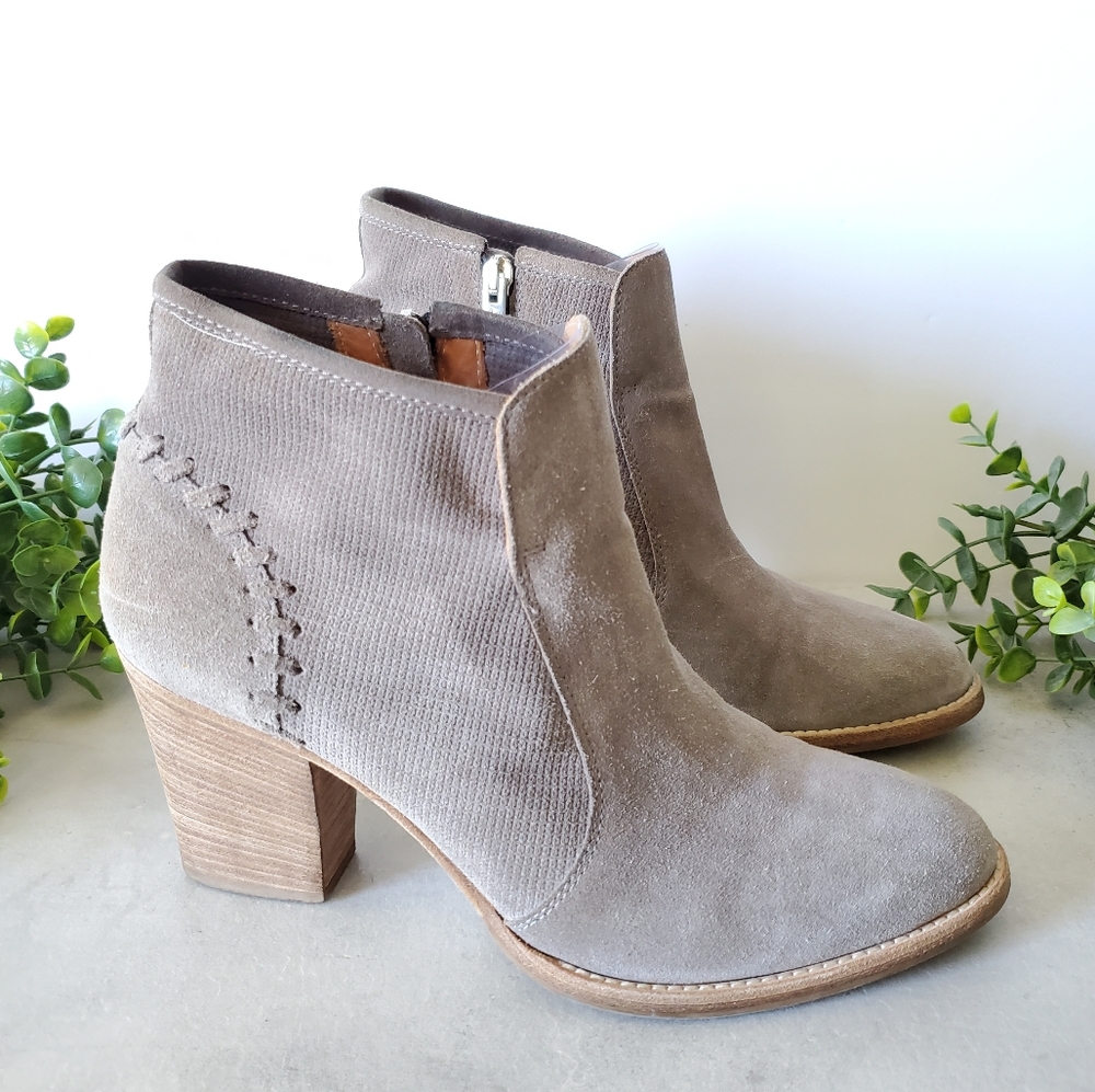 Aquatalia Fern Suede Grey Ankle Heel booties 10